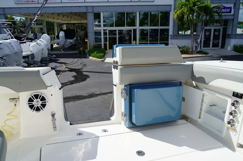 Slide: The Image of Regulator Marine 37 2023 - 5754803