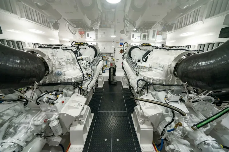 Slide: The Image of Viking 74 Convertible - 6137064