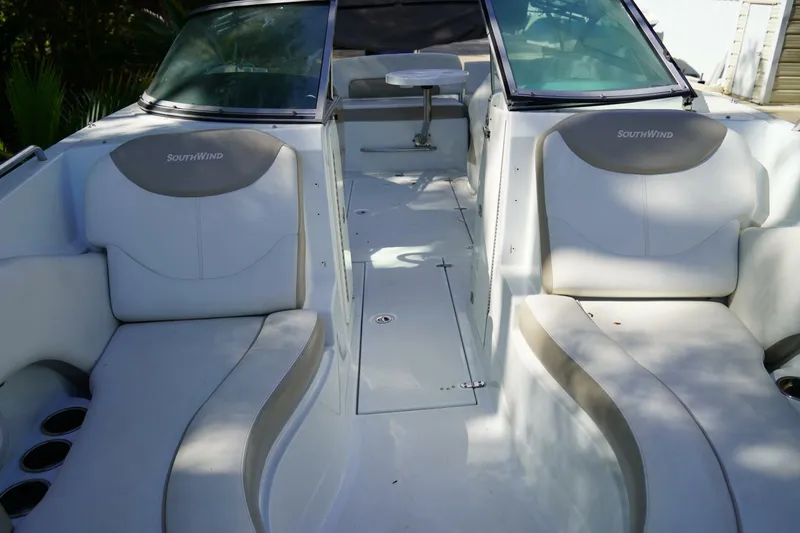 Slide: The Image of Southwind 2600 Sport Deck 2012 - 5380385