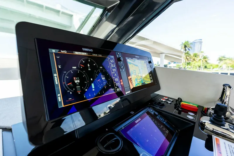 Slide: The Image of Ferretti Yachts 50 2024 - 5421630