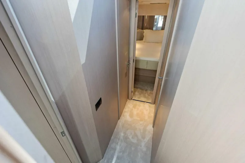 Slide: The Image of Ferretti Yachts 50 2024 - 5421633