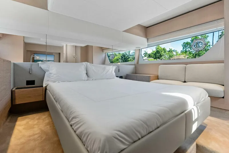 Slide: The Image of Ferretti Yachts 50 2024 - 5421634