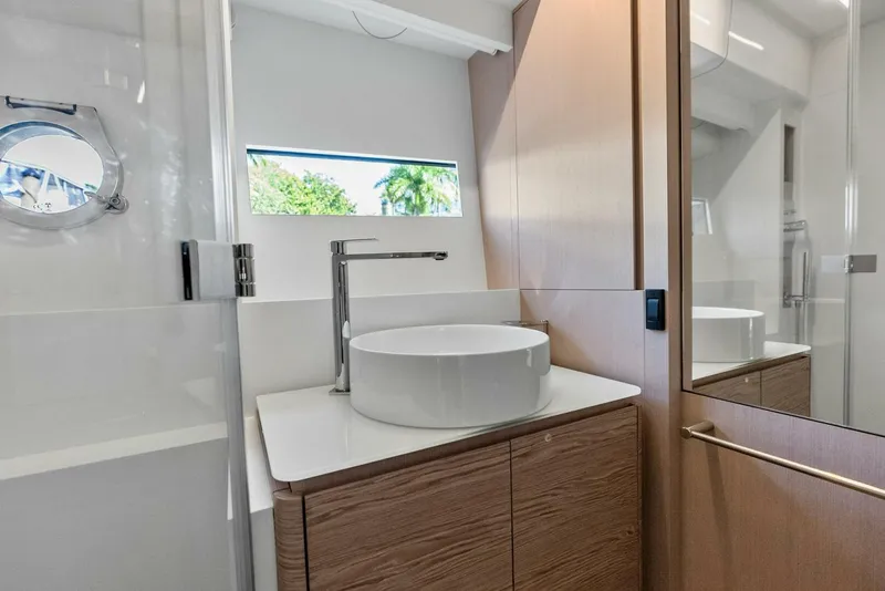 Slide: The Image of Ferretti Yachts 50 2024 - 5421639