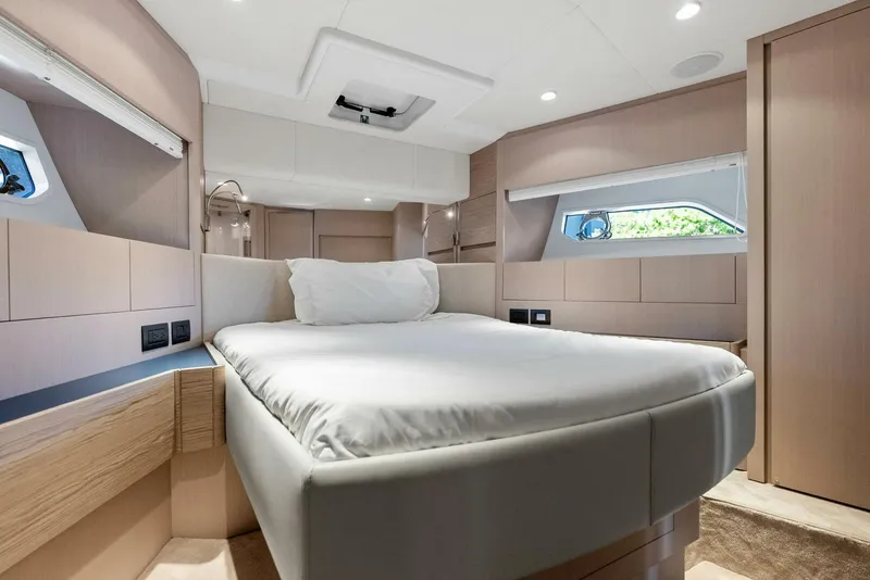 Slide: The Image of Ferretti Yachts 50 2024 - 5421641