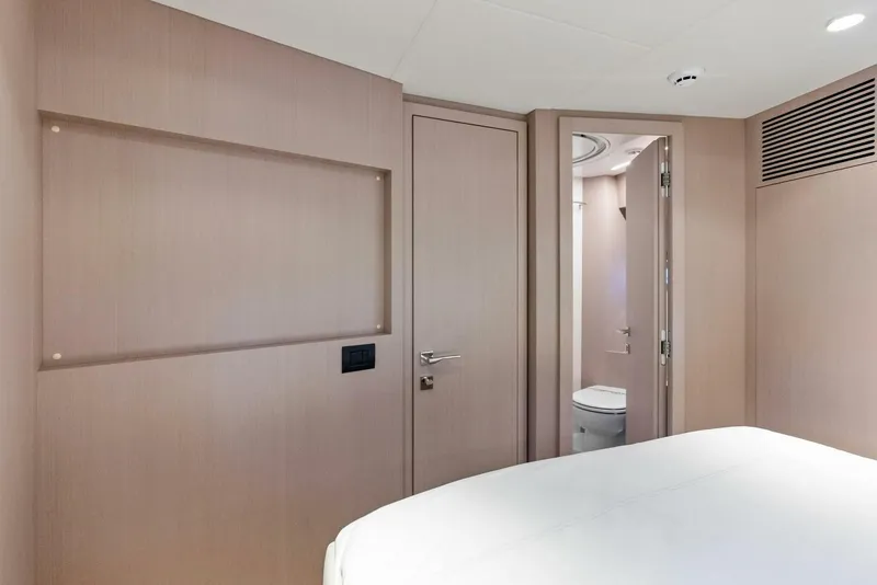 Slide: The Image of Ferretti Yachts 50 2024 - 5421643