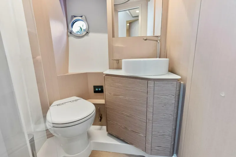 Slide: The Image of Ferretti Yachts 50 2024 - 5421644