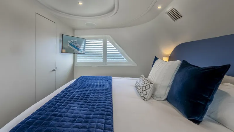 Slide: The Image of Stephens Brothers 100 1975 - 5455580