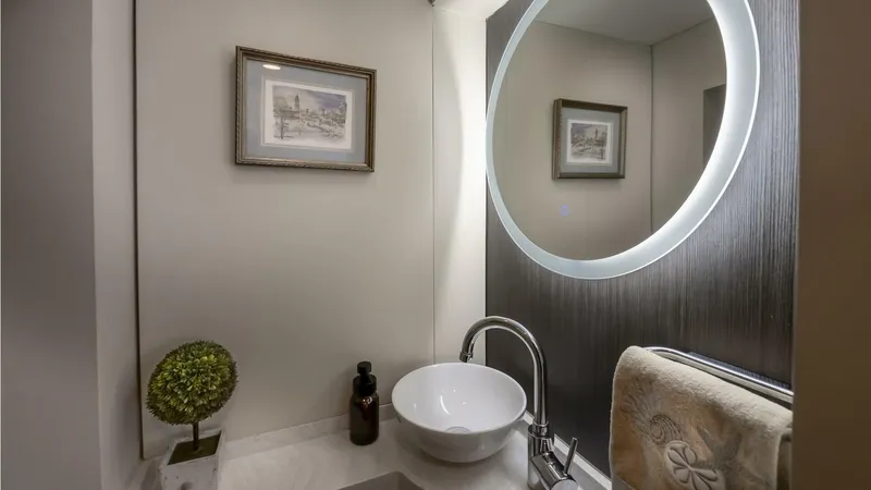 Slide: The Image of Stephens Brothers 100 1975 - 5455576