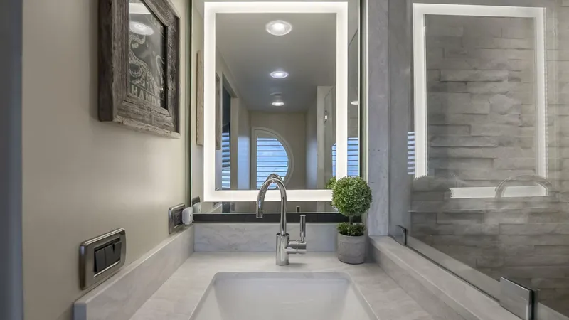 Slide: The Image of Stephens Brothers 100 1975 - 5455585