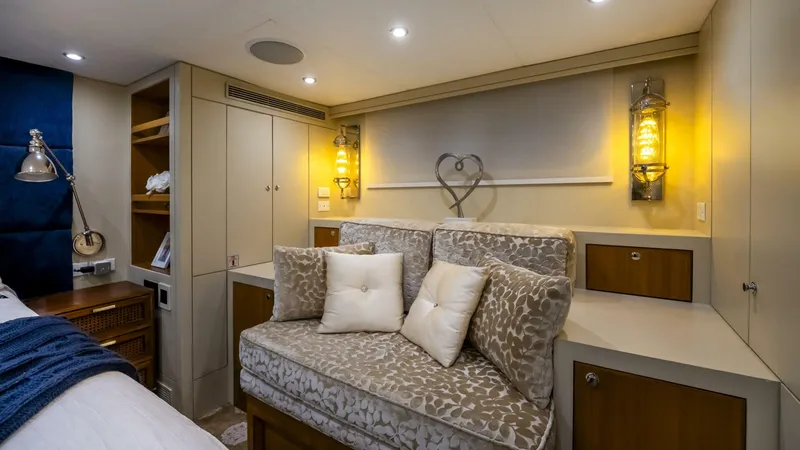 Slide: The Image of Stephens Brothers 100 1975 - 5455600