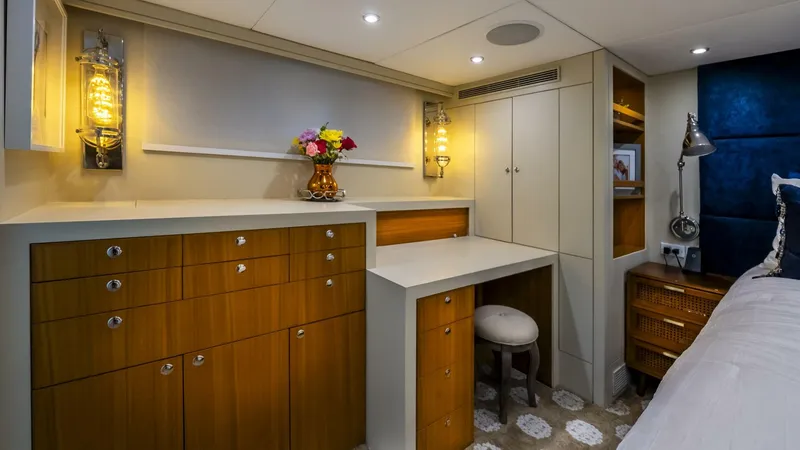 Slide: The Image of Stephens Brothers 100 1975 - 5455601