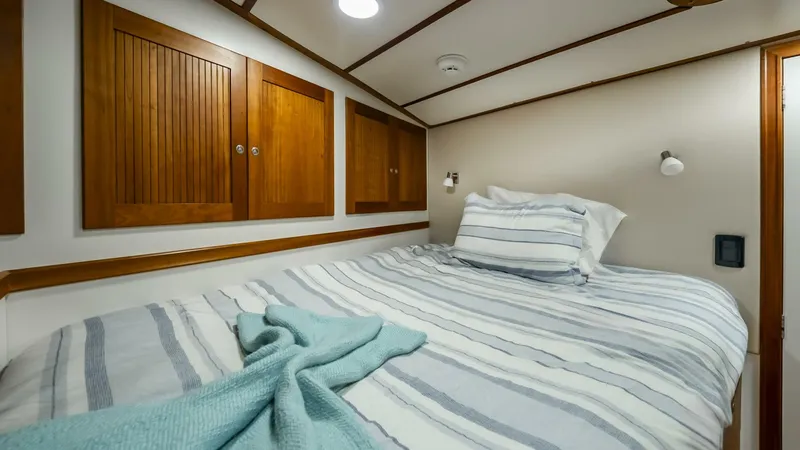 Slide: The Image of Captains Room - 5455620