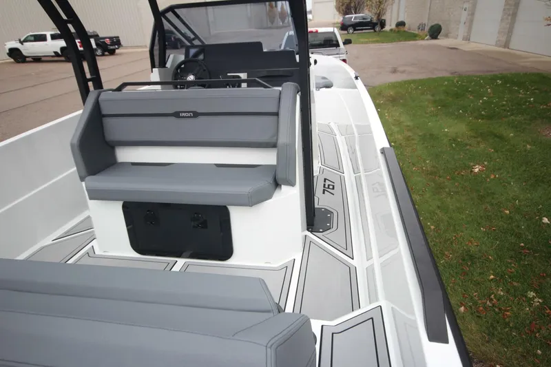 Slide: The Image of Iron 767 T-Top 2026 - 5804534