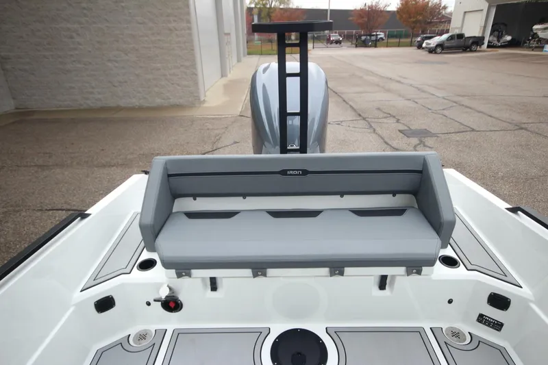 Slide: The Image of Iron 767 T-Top 2026 - 5804535