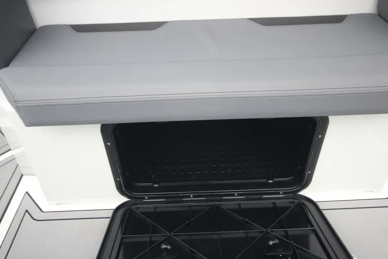 Slide: The Image of Iron 767 T-Top 2026 - 5804543