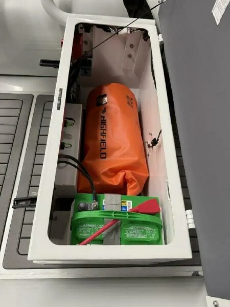 Slide: The Image of Highfield Classic 400 Hypalon 2025 - 5382200