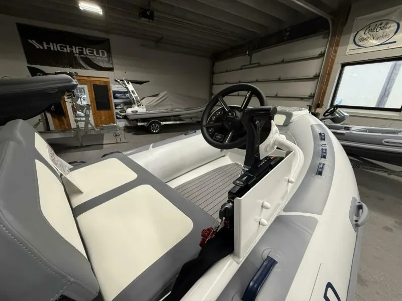 Slide: The Image of Highfield Classic 400 Hypalon 2025 - 5382206