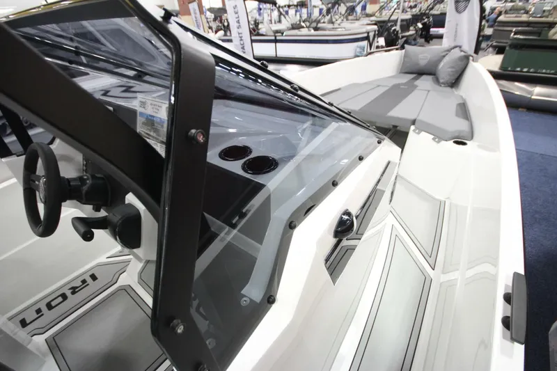 Slide: The Image of Iron 827 T-Top 2026 - 5884395