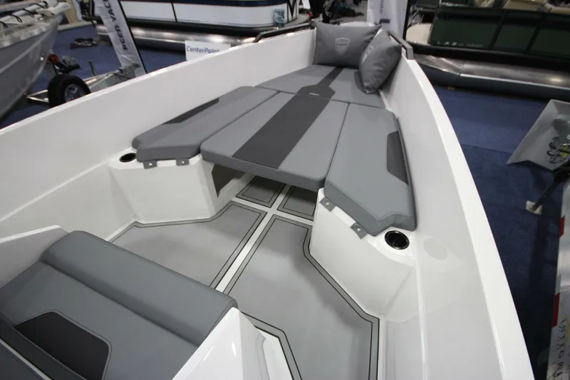 Slide: The Image of Iron 827 T-Top 2026 - 5884396