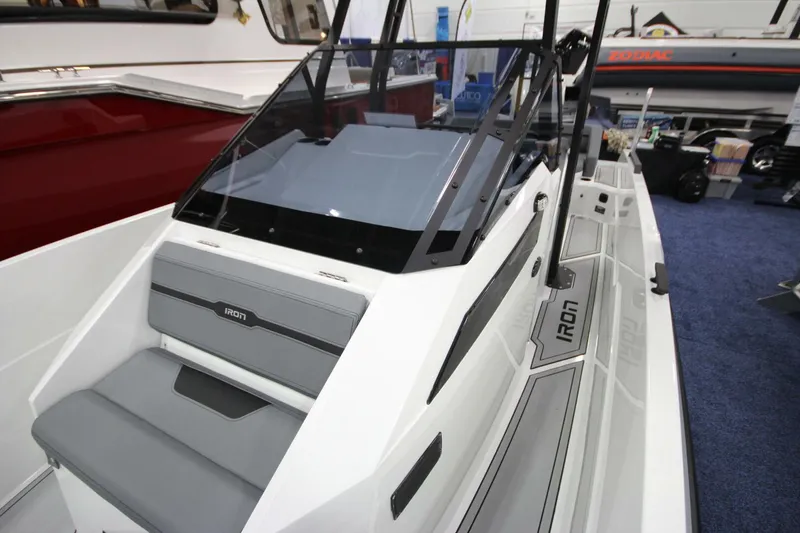 Slide: The Image of Iron 827 T-Top 2026 - 5884402