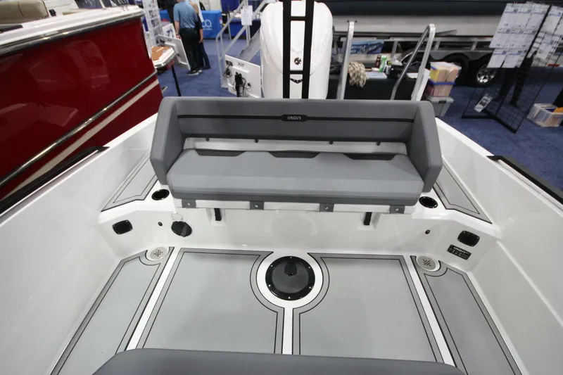 Slide: The Image of Iron 827 T-Top 2026 - 5884392