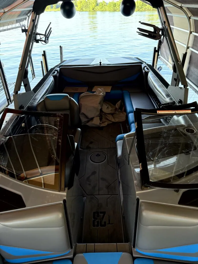 Slide: The Image of Axis T23 2020 - 5471225