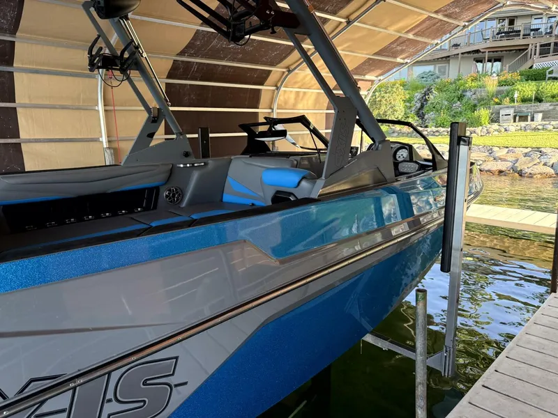 Slide: The Image of Axis T23 2020 - 5471247