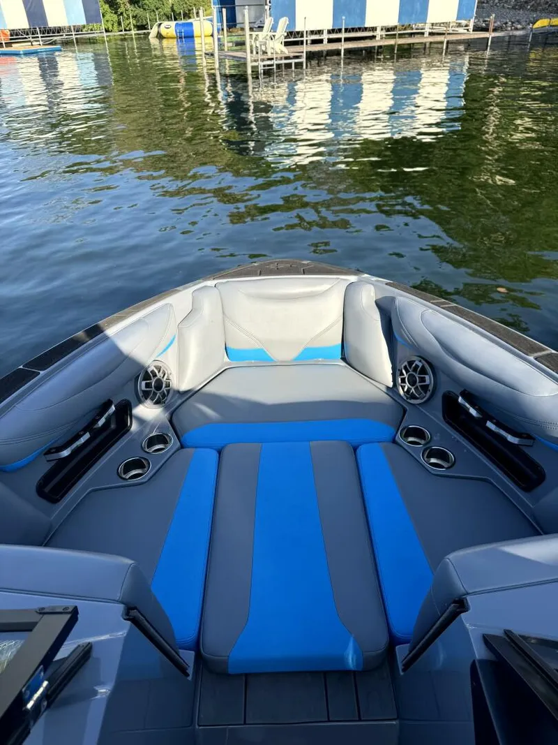 Slide: The Image of Axis T23 2020 - 5471104