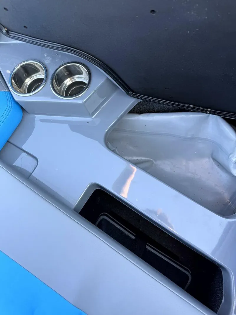 Slide: The Image of Axis T23 2020 - 5471109