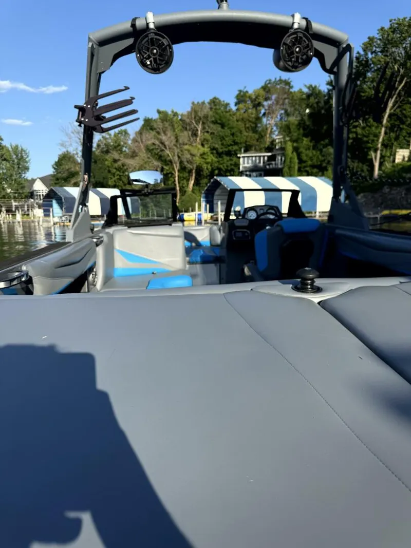 Slide: The Image of Axis T23 2020 - 5471135