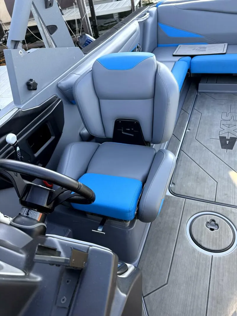 Slide: The Image of Axis T23 2020 - 5471144