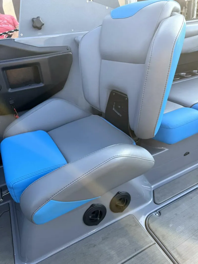 Slide: The Image of Axis T23 2020 - 5471143