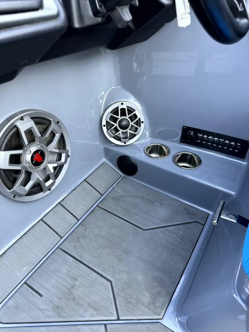 Slide: The Image of Axis T23 2020 - 5471151