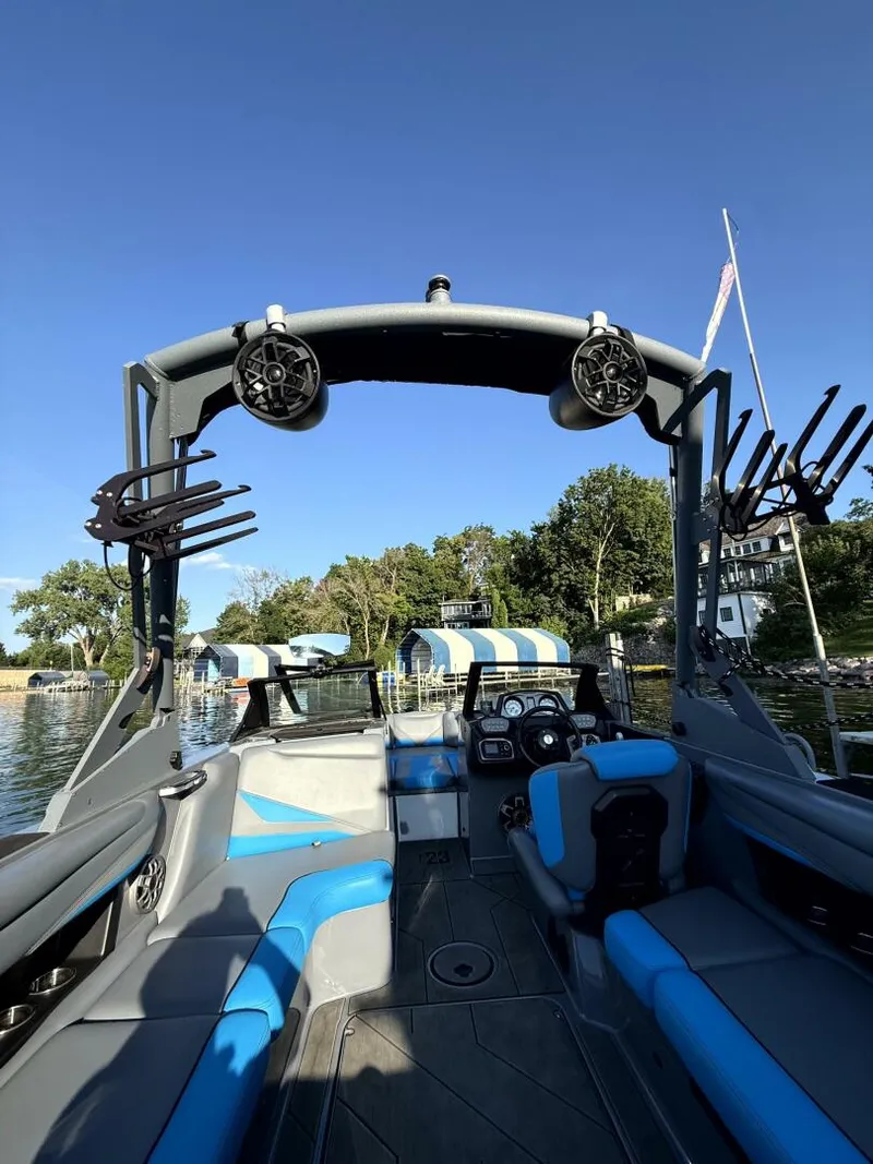 Slide: The Image of Axis T23 2020 - 5471153