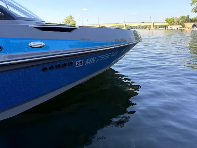 Slide: The Image of Axis T23 2020 - 5471176