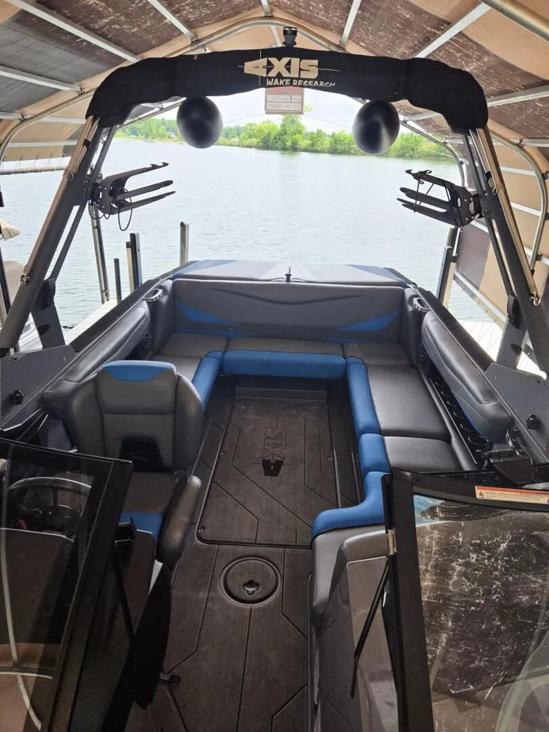 Slide: The Image of Axis T23 2020 - 5407524