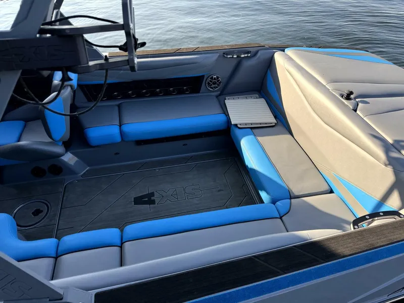 Slide: The Image of Axis T23 2020 - 5471192