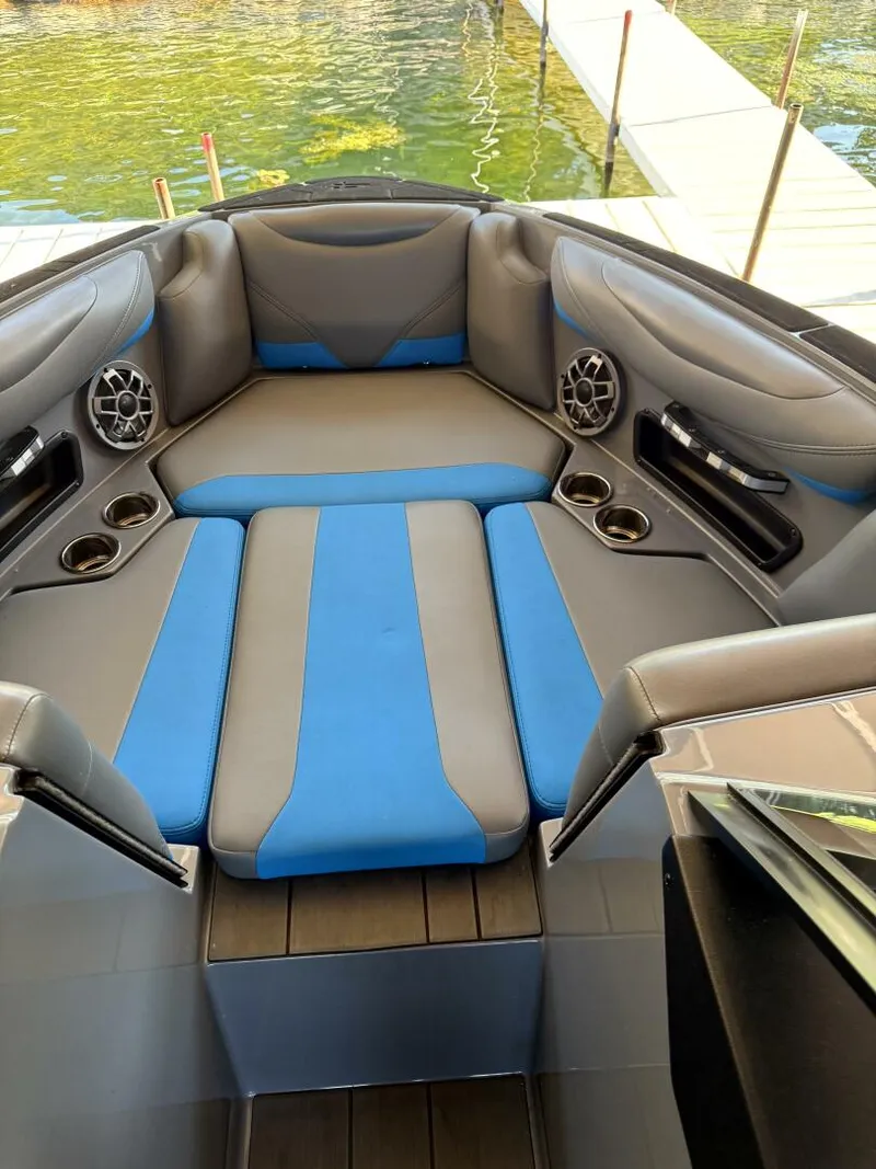 Slide: The Image of Axis T23 2020 - 5471223