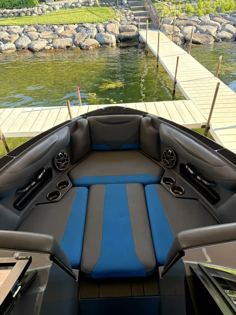 Slide: The Image of Axis T23 2020 - 5471224