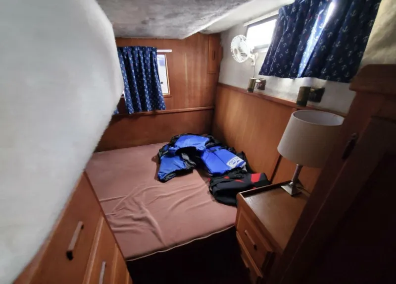 Slide: The Image of Cooper 29 1990 - 5384110