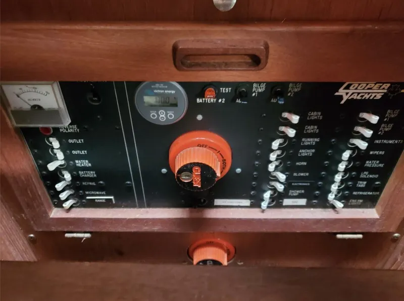 Slide: The Image of Cooper 29 1990 - 5384115