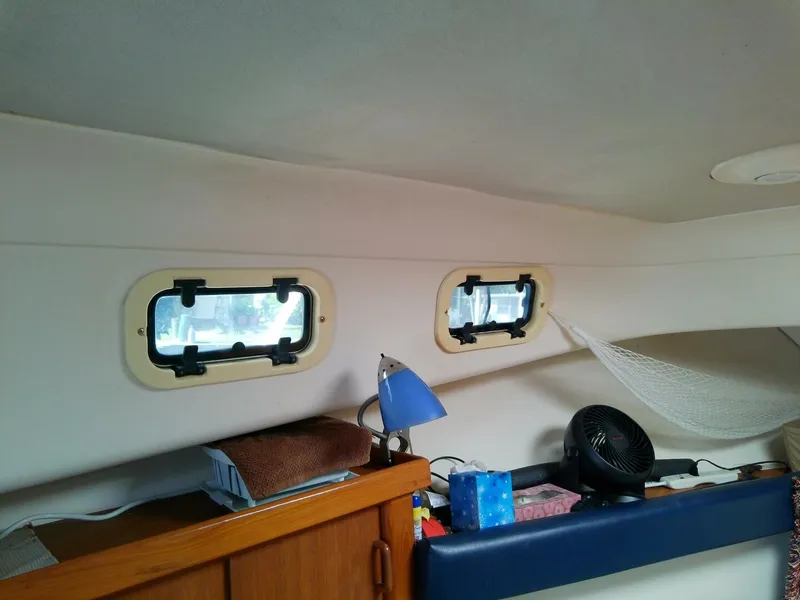 Slide: The Image of Mainship Pilot 30 2000 - 5384192