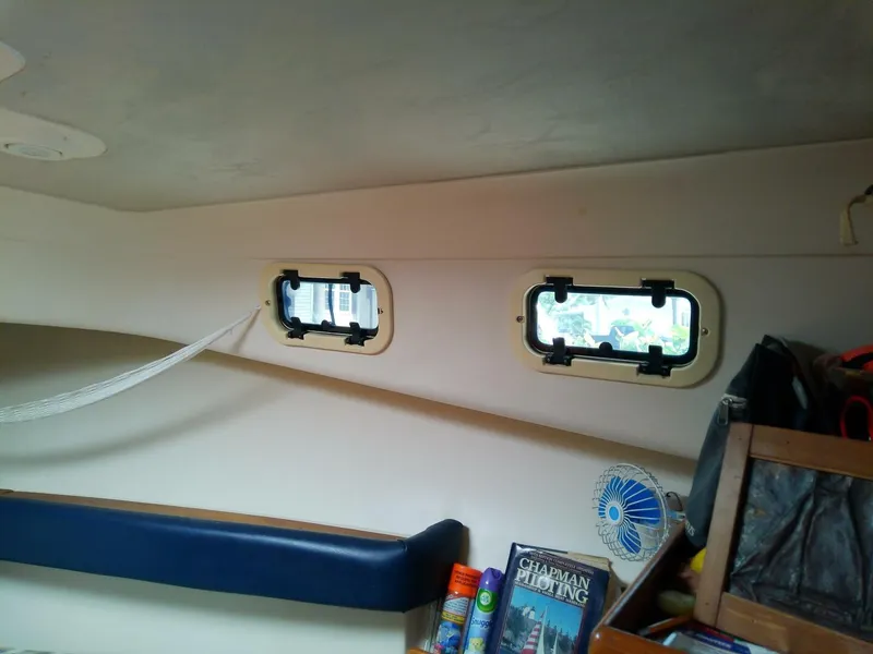 Slide: The Image of Mainship Pilot 30 2000 - 5384193