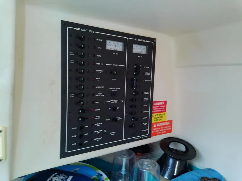 Slide: The Image of Mainship Pilot 30 2000 - 5384199