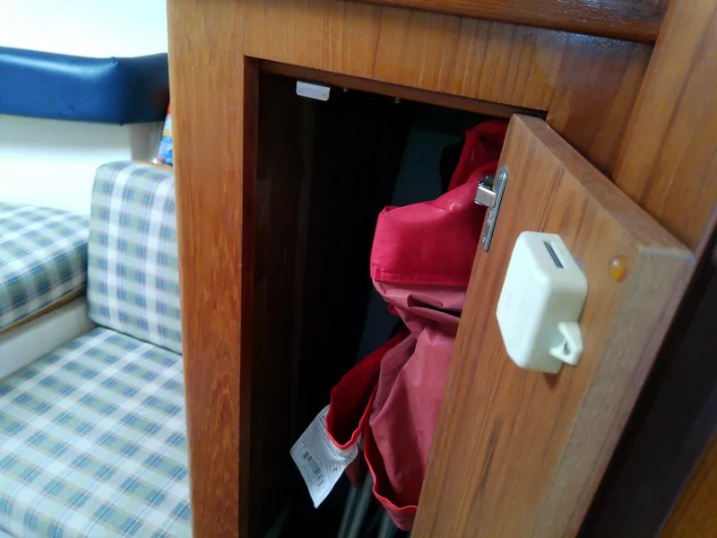 Slide: The Image of Mainship Pilot 30 2000 - 5384200