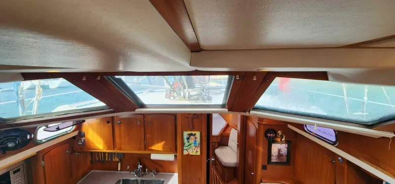 Slide: The Image of 1998 Fantasi 44 Pilothouse - 5385237