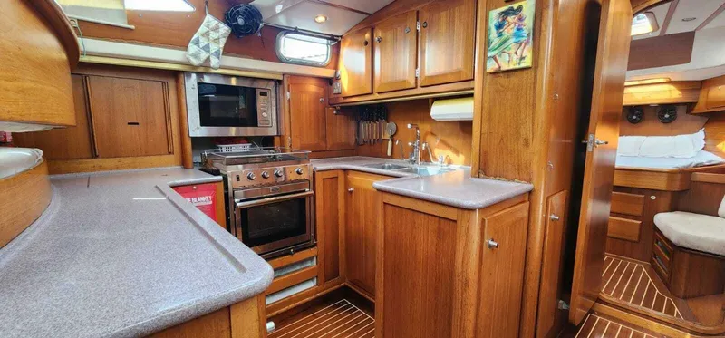 Slide: The Image of 1998 Fantasi 44 Pilothouse - 5385239