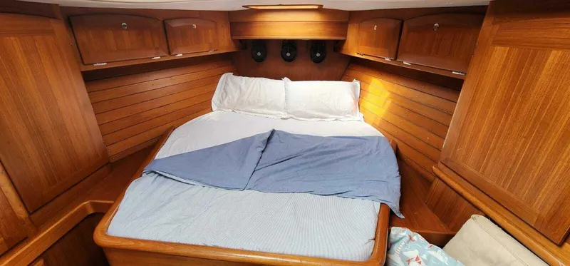 Slide: The Image of 1998 Fantasi 44 Pilothouse - 5385218
