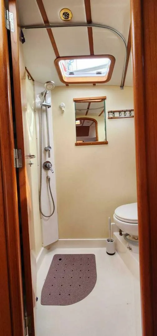 Slide: The Image of 1998 Fantasi 44 Pilothouse - 5385227