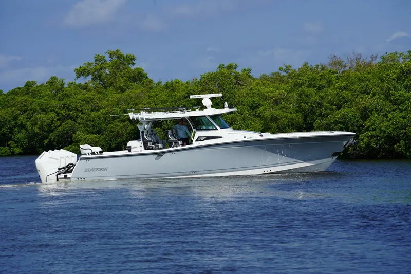 Slide: The Image of Blackfin 400CC 2024 - 5385444